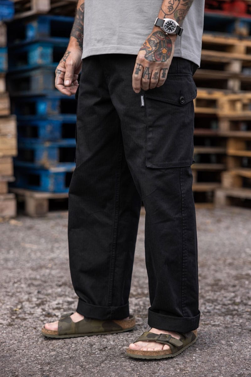 Cargo Pants / Black