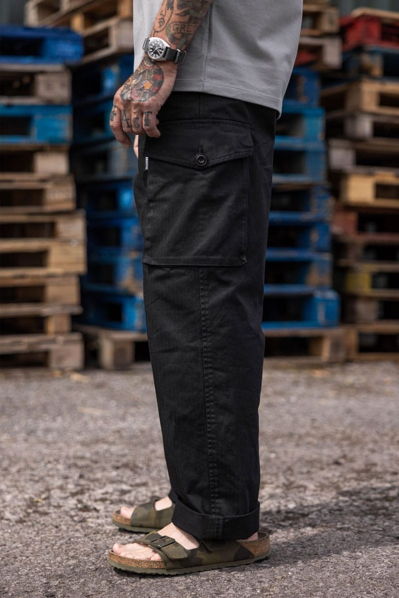Cargo Pants / Black